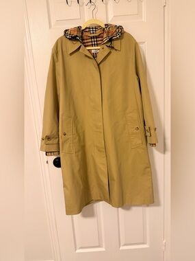 Burberry Plaid Lined Trench Coat Store Samples Outlet